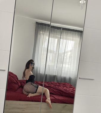 Alexandra21