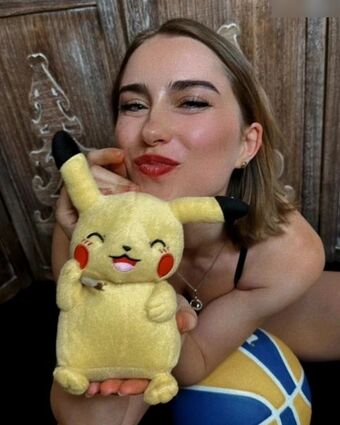Alice Devine Meztelen Kiszivárgások OnlyFans Fotó 15