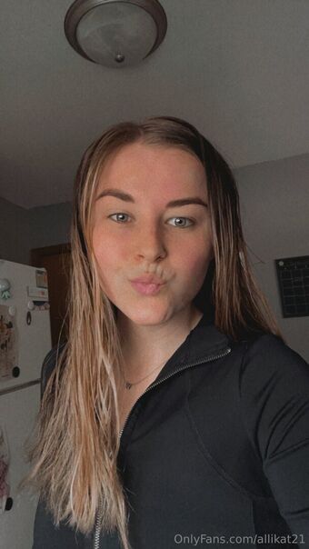 allikat21 Meztelen Kiszivárgások OnlyFans Fotó 4