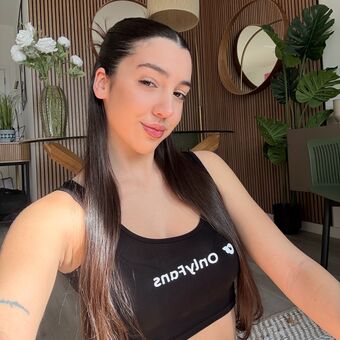 alyaferrari Meztelen Kiszivárgások OnlyFans Fotó 10