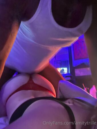amythrill Meztelen Kiszivárgások OnlyFans Fotó 17