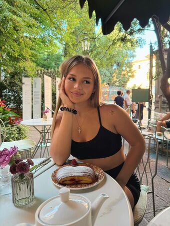 ana_beregoi Meztelen Kiszivárgások OnlyFans Fotó 23