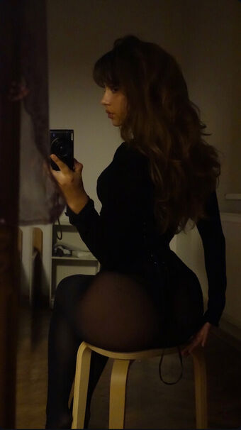 Anda Tohatan Meztelen Kiszivárgások OnlyFans Fotó 21