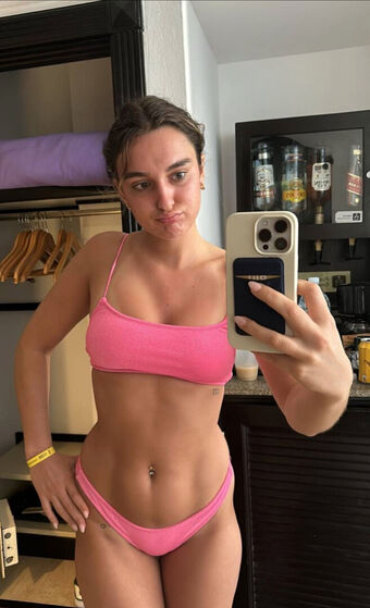 Annabelle Gesson