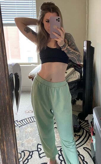 Bearki Meztelen Kiszivárgások OnlyFans Fotó 4