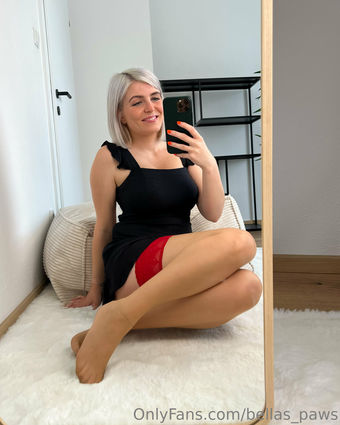 bellas_paws