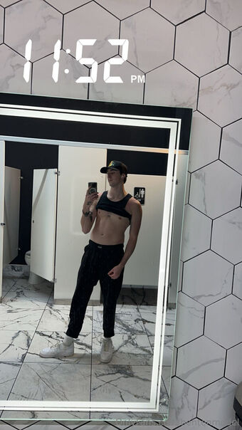 bentenmodel Meztelen Kiszivárgások OnlyFans Fotó 1