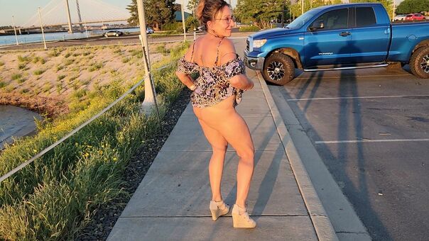 BikiniMilfMom55 Meztelen Kiszivárgások OnlyFans Fotó 14