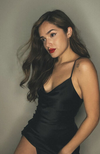 Chachi Gonzales Meztelen Kiszivárgások OnlyFans Fotó 34