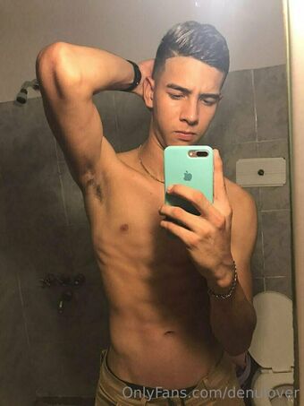 denulover Meztelen Kiszivárgások OnlyFans Fotó 9
