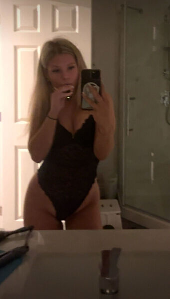 Devine Luna Meztelen Kiszivárgások OnlyFans Fotó 2