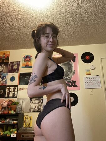Dinkhoe Meztelen Kiszivárgások OnlyFans Fotó 3