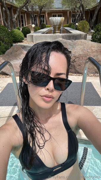dominatrixiris