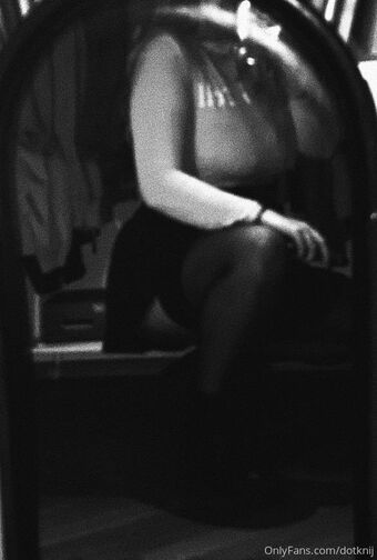 dotknij Meztelen Kiszivárgások OnlyFans Fotó 17