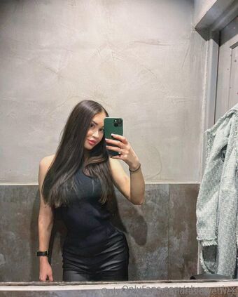 ebony.minx