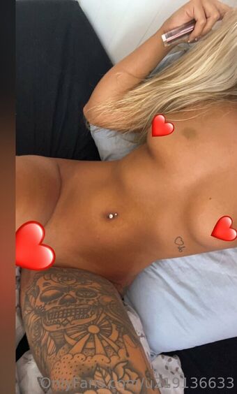EEmmaxox Meztelen Kiszivárgások OnlyFans Fotó 17