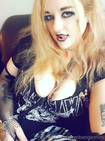 embergemini Meztelen Kiszivárgások OnlyFans Fotó 25