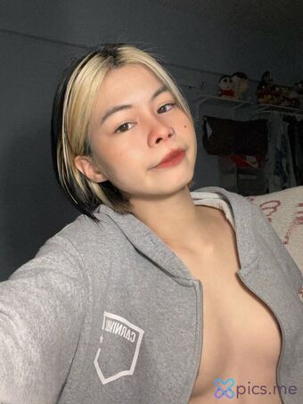 emiiziru Meztelen Kiszivárgások OnlyFans Fotó 32