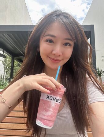 Emily Wang Meztelen Kiszivárgások OnlyFans Fotó 44