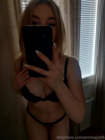 emjo06 Meztelen Kiszivárgások OnlyFans Fotó 2