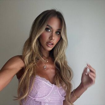 Esma Voloder Meztelen Kiszivárgások OnlyFans Fotó 3