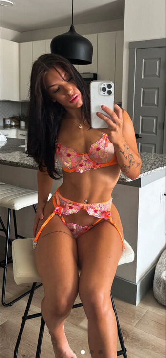 Fiona Mae
