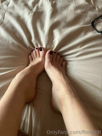 flora99f Meztelen Kiszivárgások OnlyFans Fotó 24