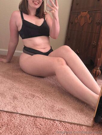 hazel.nuts Meztelen Kiszivárgások OnlyFans Fotó 24