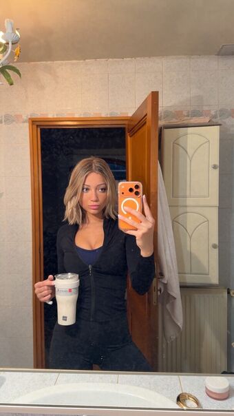 Hello__iris Meztelen Kiszivárgások OnlyFans Fotó 174