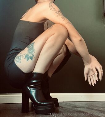 hiddenbee666 Meztelen Kiszivárgások OnlyFans Fotó 1