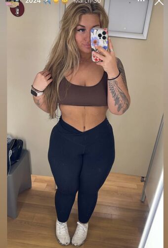 Hogasm Meztelen Kiszivárgások OnlyFans Fotó 3