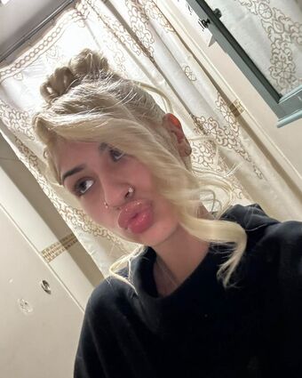 Hollynbanks Meztelen Kiszivárgások OnlyFans Fotó 2