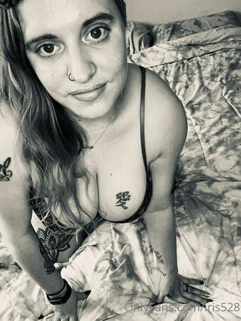 Iris528 Meztelen Kiszivárgások OnlyFans Fotó 7
