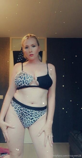 irisqueen28 Meztelen Kiszivárgások OnlyFans Fotó 12