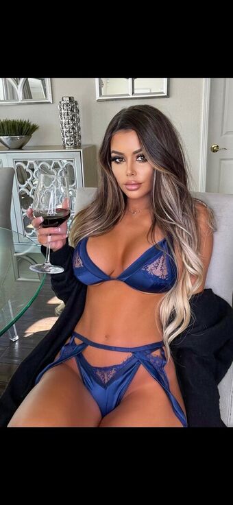 Juli.anneee Meztelen Kiszivárgások OnlyFans Fotó 1