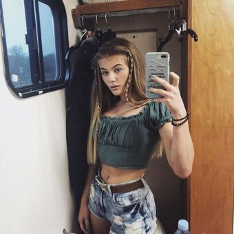 Kerri Medders Meztelen Kiszivárgások OnlyFans Fotó 23