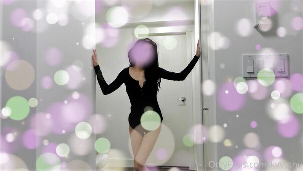 kvvvthy Meztelen Kiszivárgások OnlyFans Fotó 6