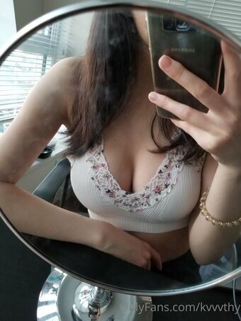 kvvvthy Meztelen Kiszivárgások OnlyFans Fotó 18