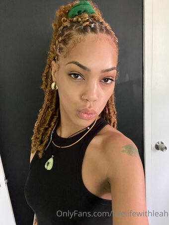 leahsade Meztelen Kiszivárgások OnlyFans Fotó 29
