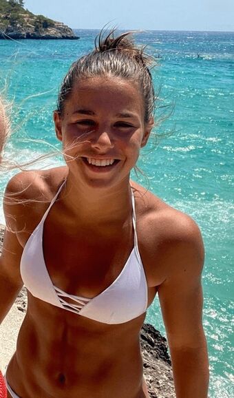 Lena Oberdorf Meztelen Kiszivárgások OnlyFans Fotó 26