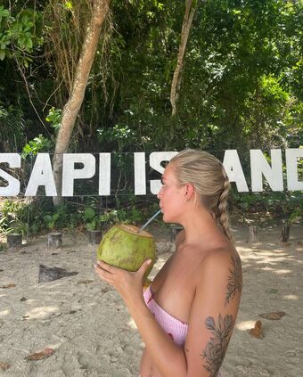 Lilly Walker Meztelen Kiszivárgások OnlyFans Fotó 12