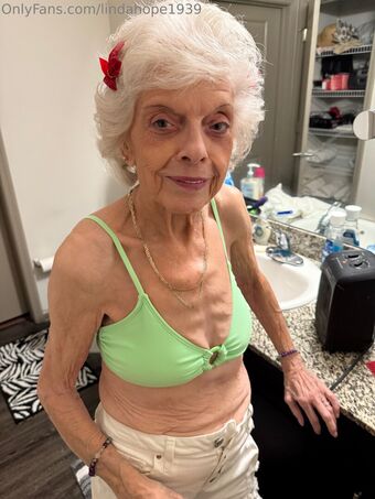 lindahope1939 Meztelen Kiszivárgások OnlyFans Fotó 77