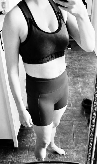 lovablevalkyrie Meztelen Kiszivárgások OnlyFans Fotó 1