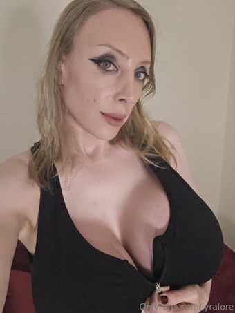 lyralore Meztelen Kiszivárgások OnlyFans Fotó 12