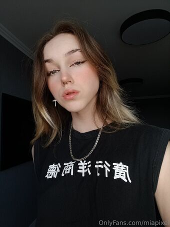 miapixel Meztelen Kiszivárgások OnlyFans Fotó 6