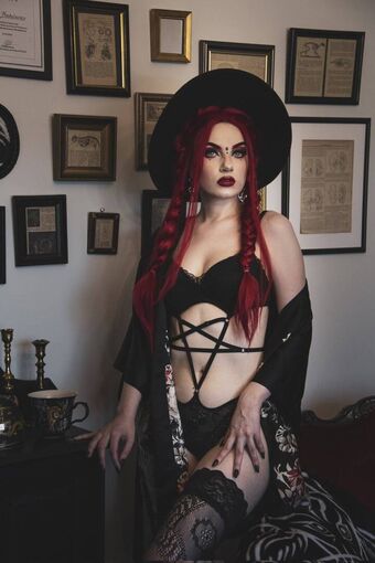 Monsa Isa Meztelen Kiszivárgások OnlyFans Fotó 3