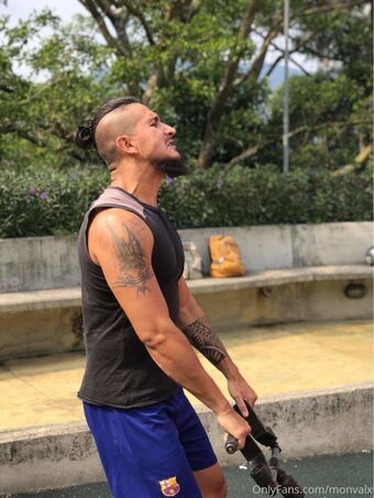 monvalx Meztelen Kiszivárgások OnlyFans Fotó 2