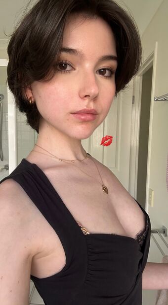 Newinsight Meztelen Kiszivárgások OnlyFans Fotó 16