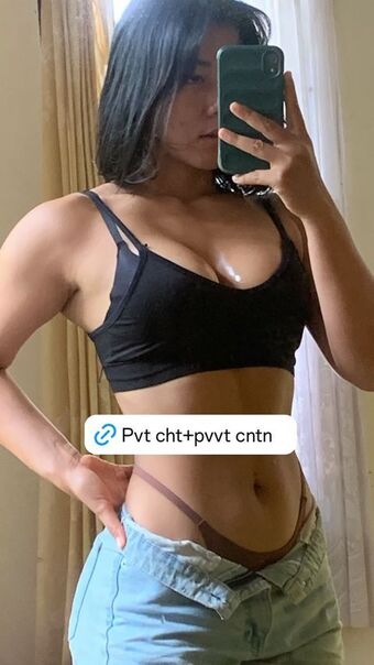 Ni Made Rusmi Meztelen Kiszivárgások OnlyFans Fotó 1