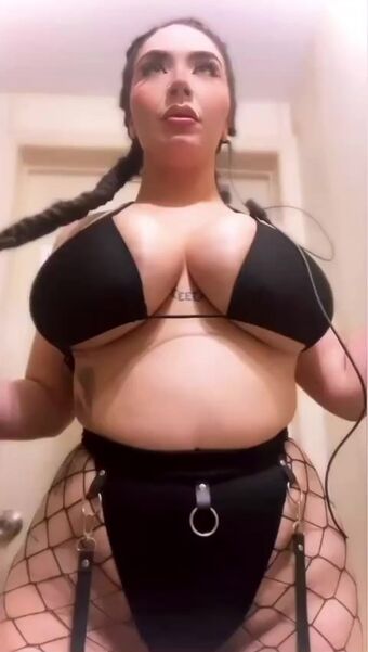 Nicky Nicole Meztelen Kiszivárgások OnlyFans Fotó 10